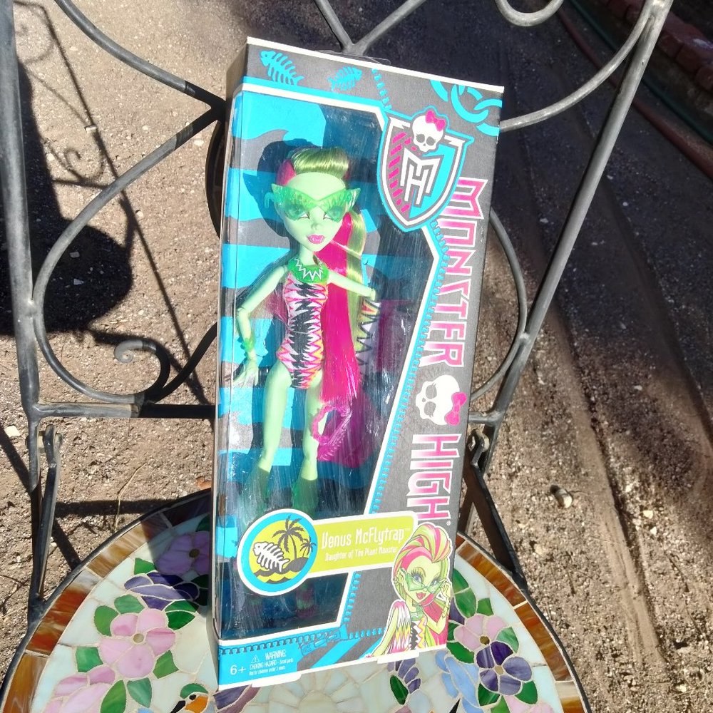 2012 Monster High VENUS MCFLYTRAP Daughter of the Plant Monster Doll NOS